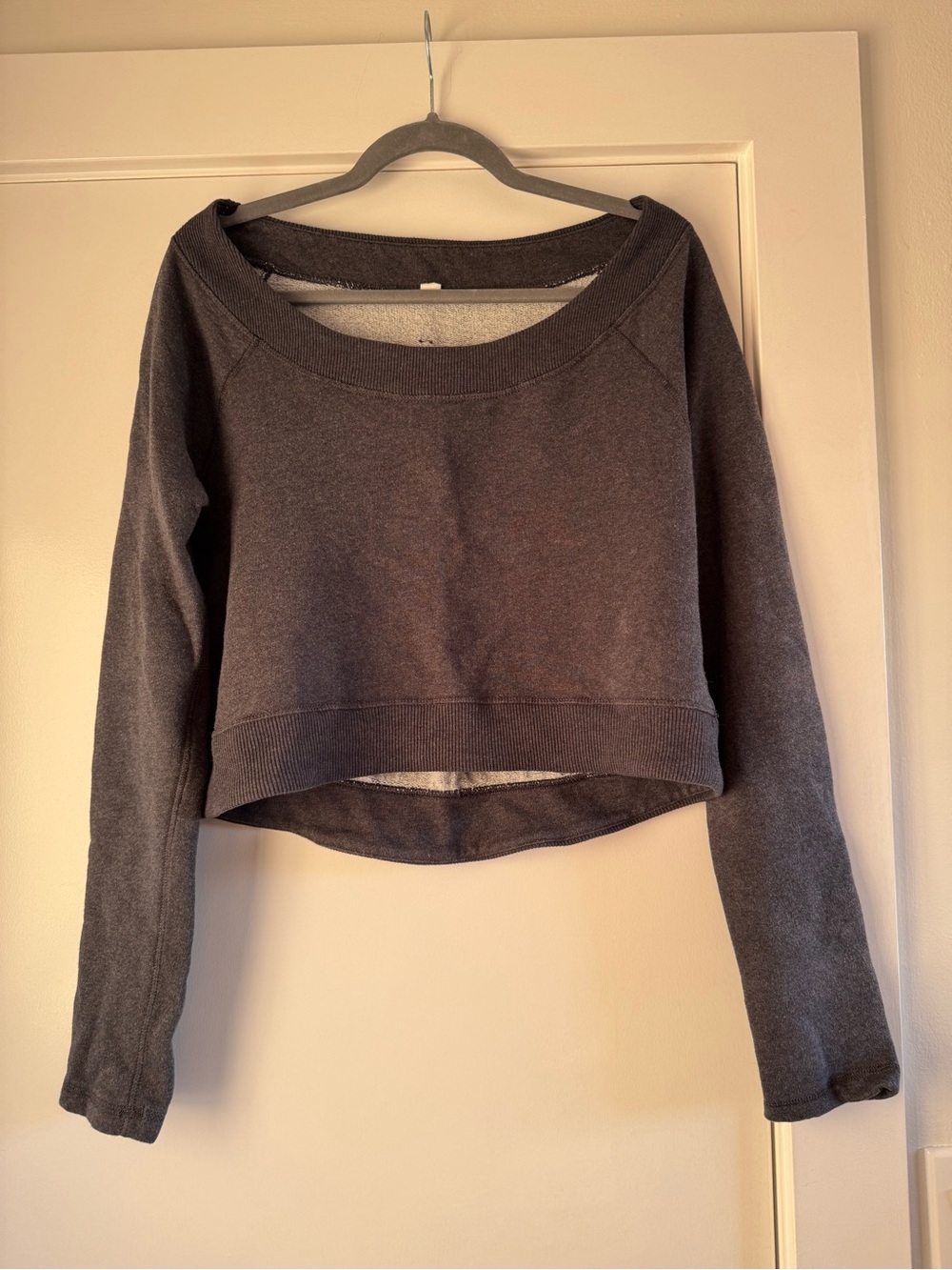 Lululemon Good Karma Pullover Raglan Crop Off Shoulder Sweatshirt Gray Size
